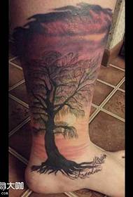 tetovanie nohy strom vzor