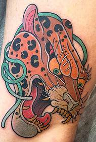 Oberschenkel Leopard Avatar gemalt Tattoo Muster