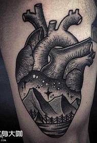 Нога серця гірські татуювання візерунок