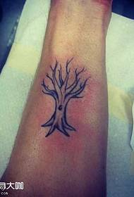 Pattern di tatuaggi di l'arbre per gamba