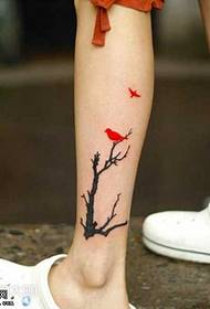 láb fa totem tetoválás minta