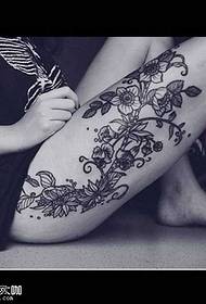 pola tato bunga penuh kaki