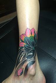 forte copertura del colore del modello del tatuaggio del fiore di loto