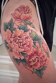 Uewerschenkel Molerei Traditioun Peony Blummen Tattoo Muster