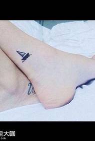 Pattern di tatuaggi di barca per a gamba