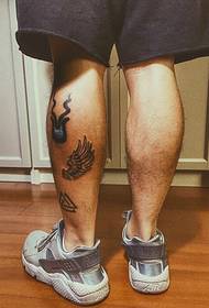 motivo tatuaggio alternativo collo esterno polpaccio sinistro