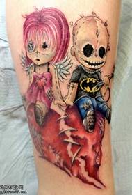 modello del tatuaggio della bambola del fantasma con le gambe