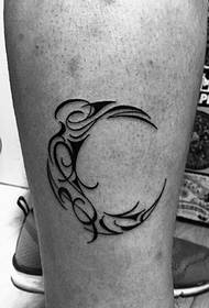 disegno del tatuaggio creativo luna personalità del vitello