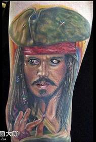 шеф на тетоважа на пиратски нозе