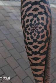 corak tatu leopard leg