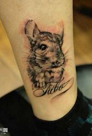 picior mic model de tatuaj de șoarece