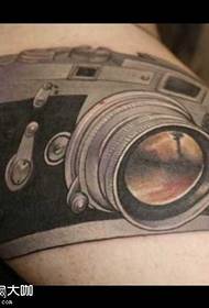 Iphethini ye-leg camera tattoo