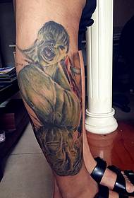 két különböző stílusú láb totem tetoválás tetoválás