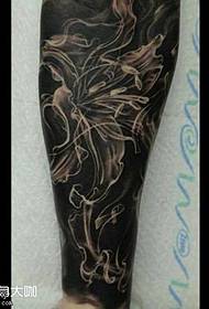 kojų gėlių tatuiruotės modelis