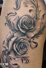 pola tato kaki black rose