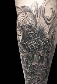 noga czarno-biały wzór tatuażu kałamarnicy przystojny 37069-Girls tatuaże na udach są bardzo piękne