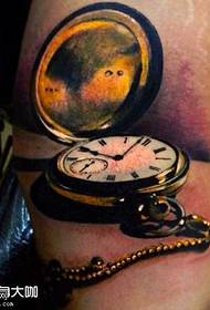 Modello di tatuaggio dorato
