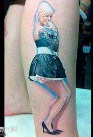 modeli i tatuazhit të gruas së këmbës