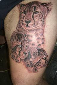 Modello di tatuaggio madre ghepardo gamba