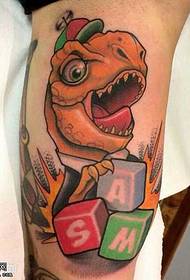 Láb dinoszaurusz tetoválás minta