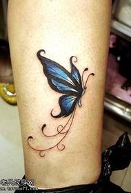 model de tatuaj fluture albastru picior