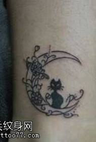 disegno del tatuaggio gamba luna e gatto