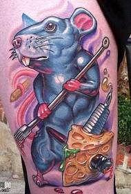 modello del tatuaggio del topo della gamba
