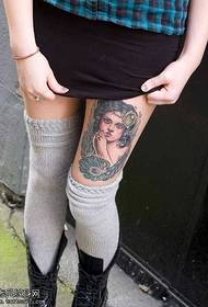 patrón de tatuaxe de nena de perna