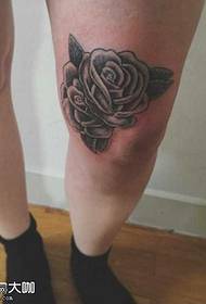 Uzorak za tetovažu ruža nogu