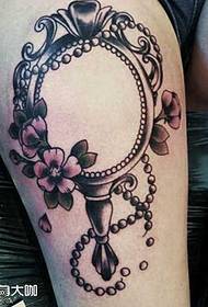 Pattern di tatuaggi di mirror mirror