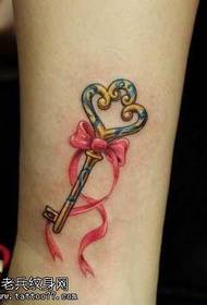 Beine sind sehr schön Key Bow Tattoo-Muster