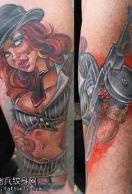 Modello tatuaggio gamba ragazza pirata