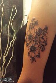 Modela Tattoo ya Flower biçûk