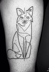 modello di tatuaggio volpe linea nera minima coscia