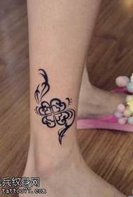 ben blomma vinstockar totem tatuering mönster