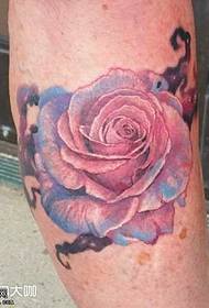 mudellu di tatuatu di rose rosa perna