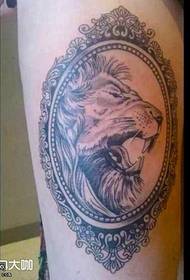 kruro leono spegulo tatuaje mastro
