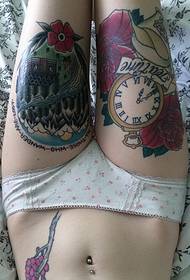 cuisses de femmes toutes sortes de modèles de tatouage sexy