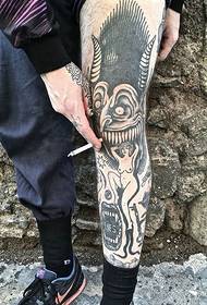 plima črna moška tetovaža edinstven črno siv vzorec tatoo