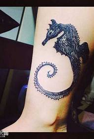 Modeli tatuazh i këmbës Hippocampus