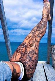 15朵美麗的花腿紋身圖案