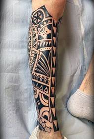 samec tele Hezký černý kmenový totem tetování vzor