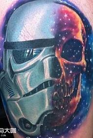 motivo a tatuaggio gambe guerre stellari