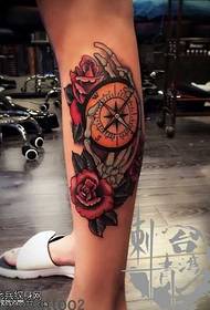muundo wa tattoo wa mguu