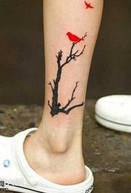 modello del tatuaggio dell'albero della gamba