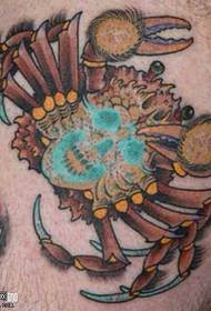 wzór tatuażu czaszki kraba nogi