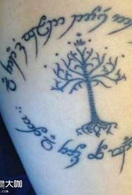 腿個性樹紋身圖案