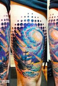 የ Leg Star Ship Tattoo ስርዓተ-ጥለት