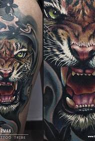 perna cor tigre realista tatuagem padrão