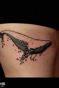 腿部鲸鱼纹身图案